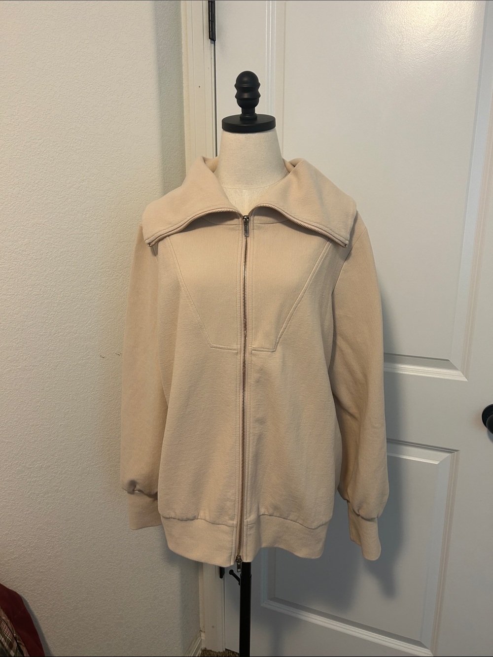 Women’s Cream Zip-Front Jacket Size XL - Preppy Beachy